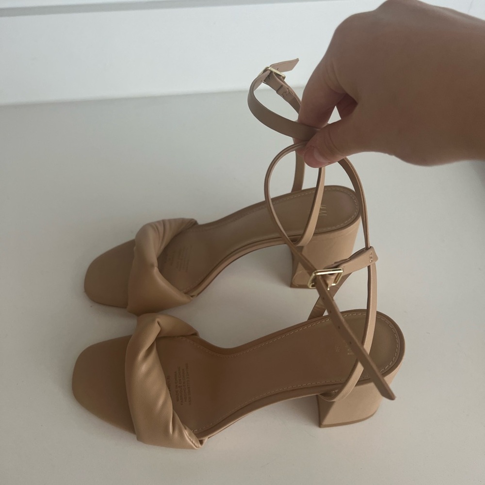 H&M nude leather sandals - size 7 - NWOT